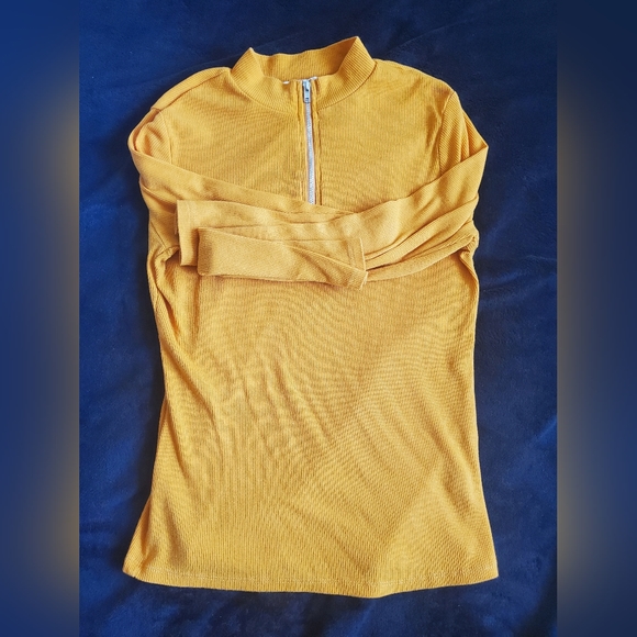 Yellow Top - Picture 2 of 3